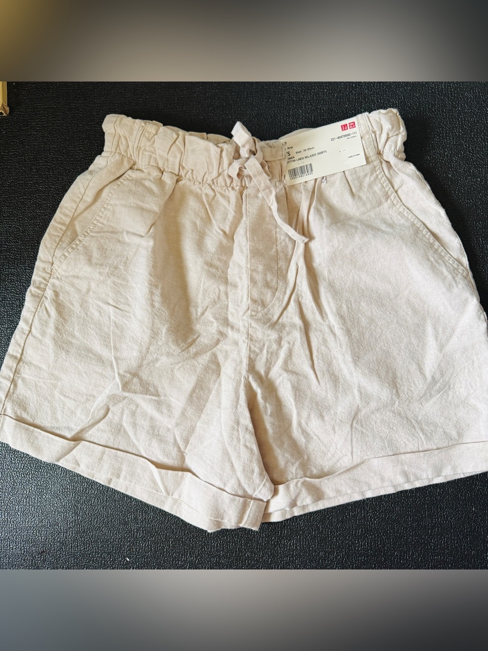 NWT Uniqlo Women summer linen cream relaxed shorts, size XS